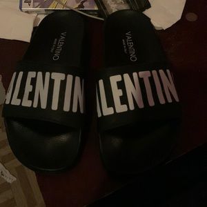Valentinos Slides Size 38